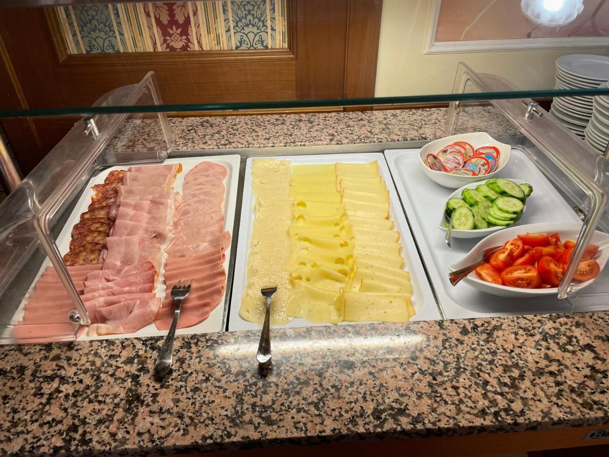 Hotel Restaurant Wallner I Contactless Check-In سانكت فالنتين المظهر الخارجي الصورة