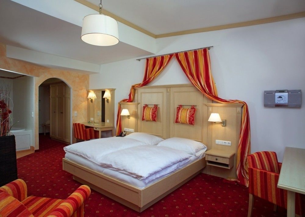 Hotel Restaurant Wallner I Contactless Check-In سانكت فالنتين المظهر الخارجي الصورة