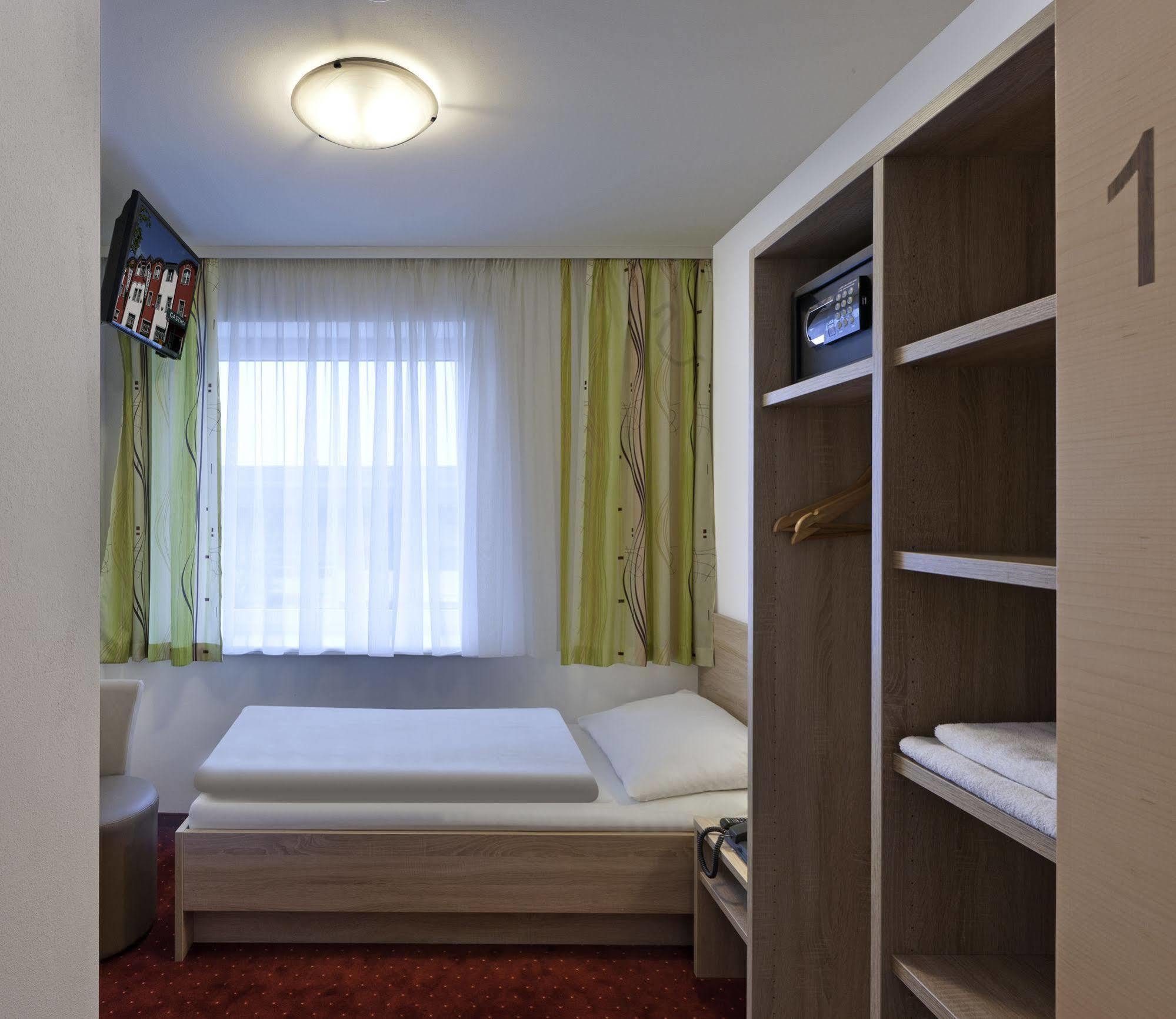 Hotel Restaurant Wallner I Contactless Check-In سانكت فالنتين المظهر الخارجي الصورة