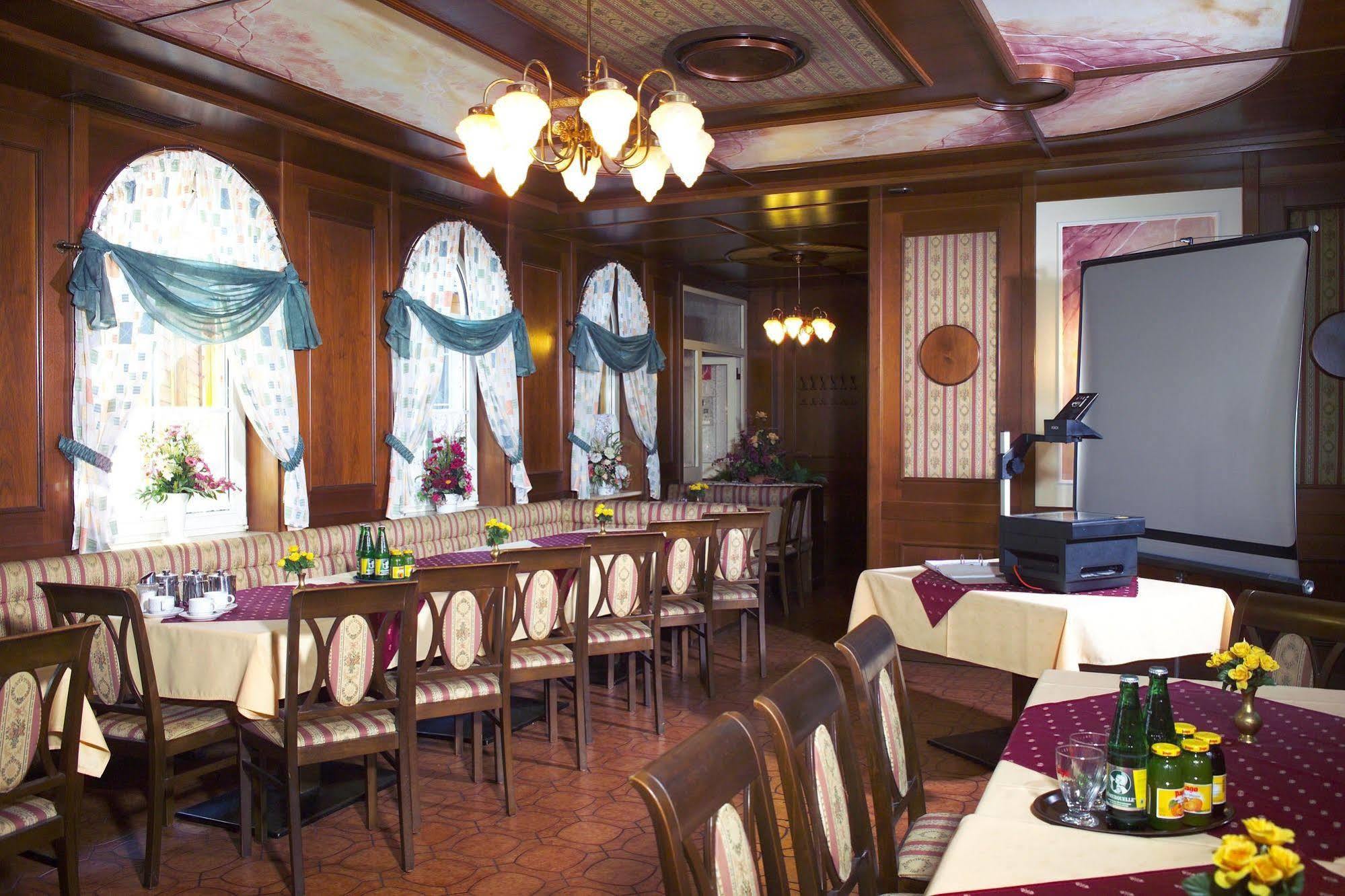 Hotel Restaurant Wallner I Contactless Check-In سانكت فالنتين المظهر الخارجي الصورة